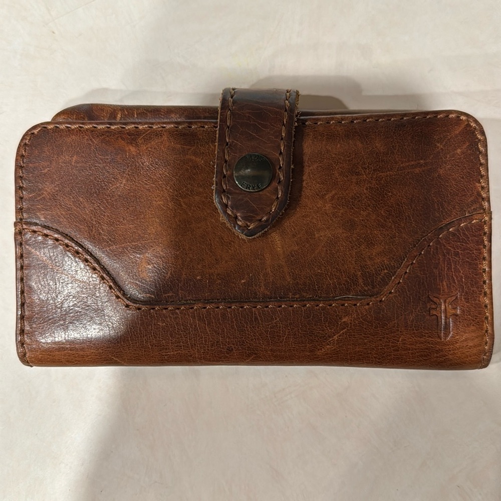 Frye wallet